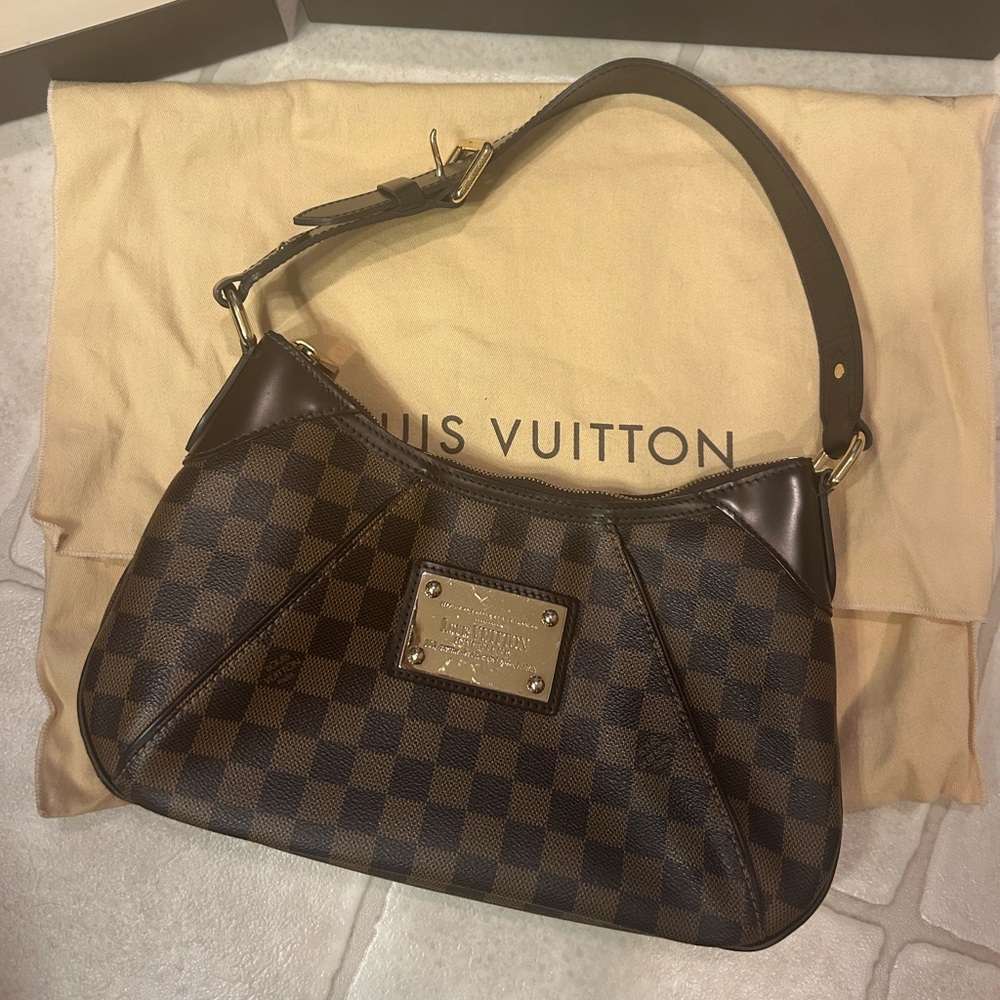 100% Authentic Louis Vuitton  Thames PM-Damier Ebene Purse